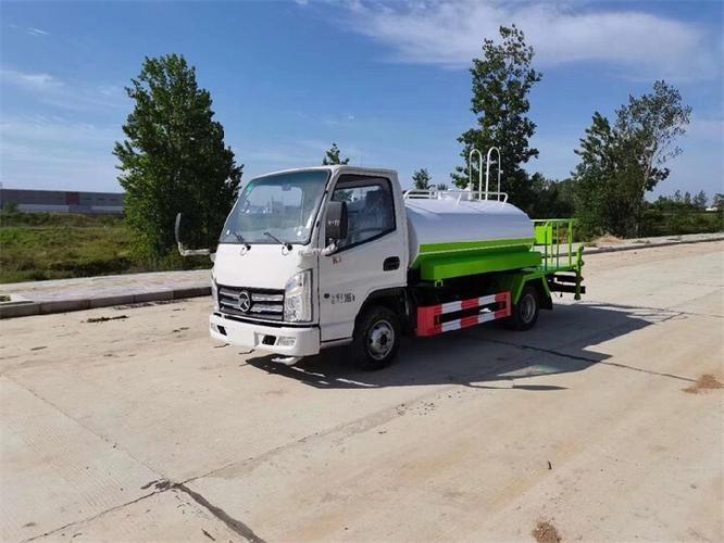 东风D9康机210马力15方洒水车 服务周到的城市清洁先锋